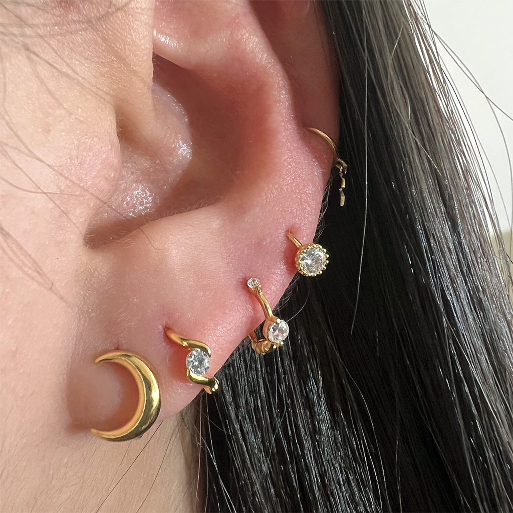Circle Cubic Huggie Earring-2