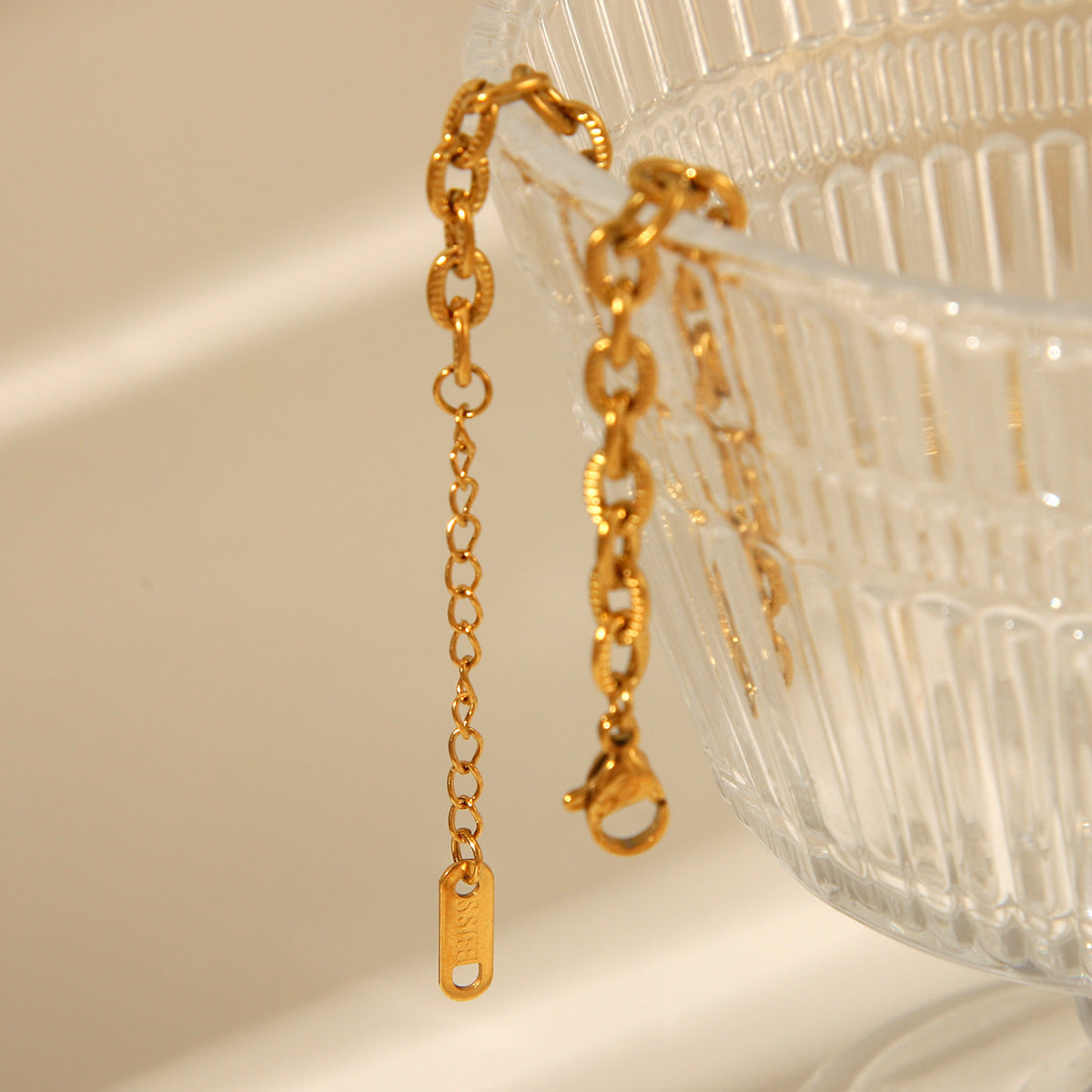 Gold Plated textured O-chain bracelet