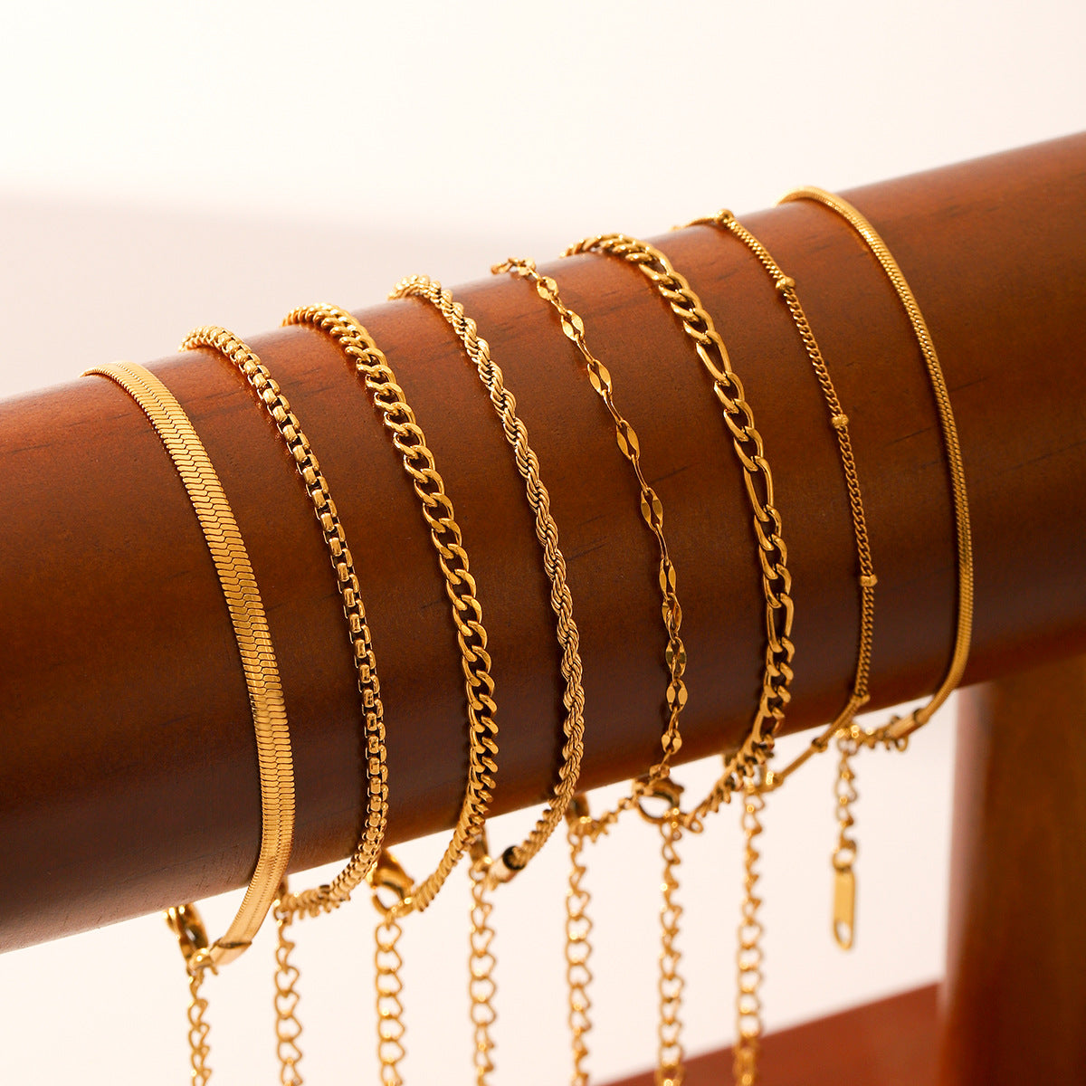 Minimalist 18K Gold Chain Bracelet – 8 Classic Styles