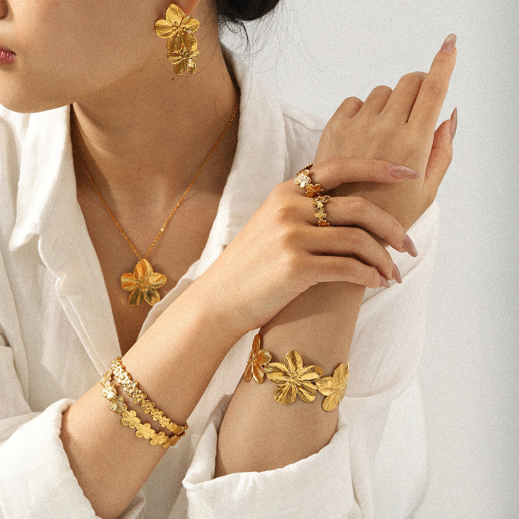 Gold Petal Stud Floral Jewelry Set - Earrings/Bracelet
