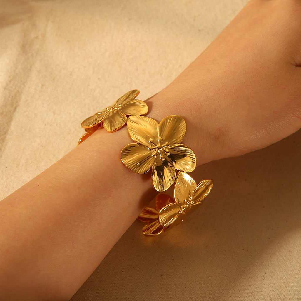 Gold Petal Stud Floral Jewelry Set - Earrings/Bracelet