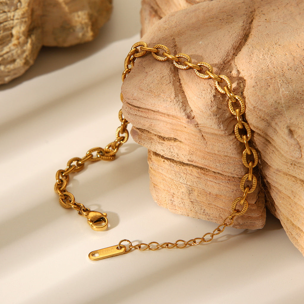 Gold Plated textured O-chain bracelet