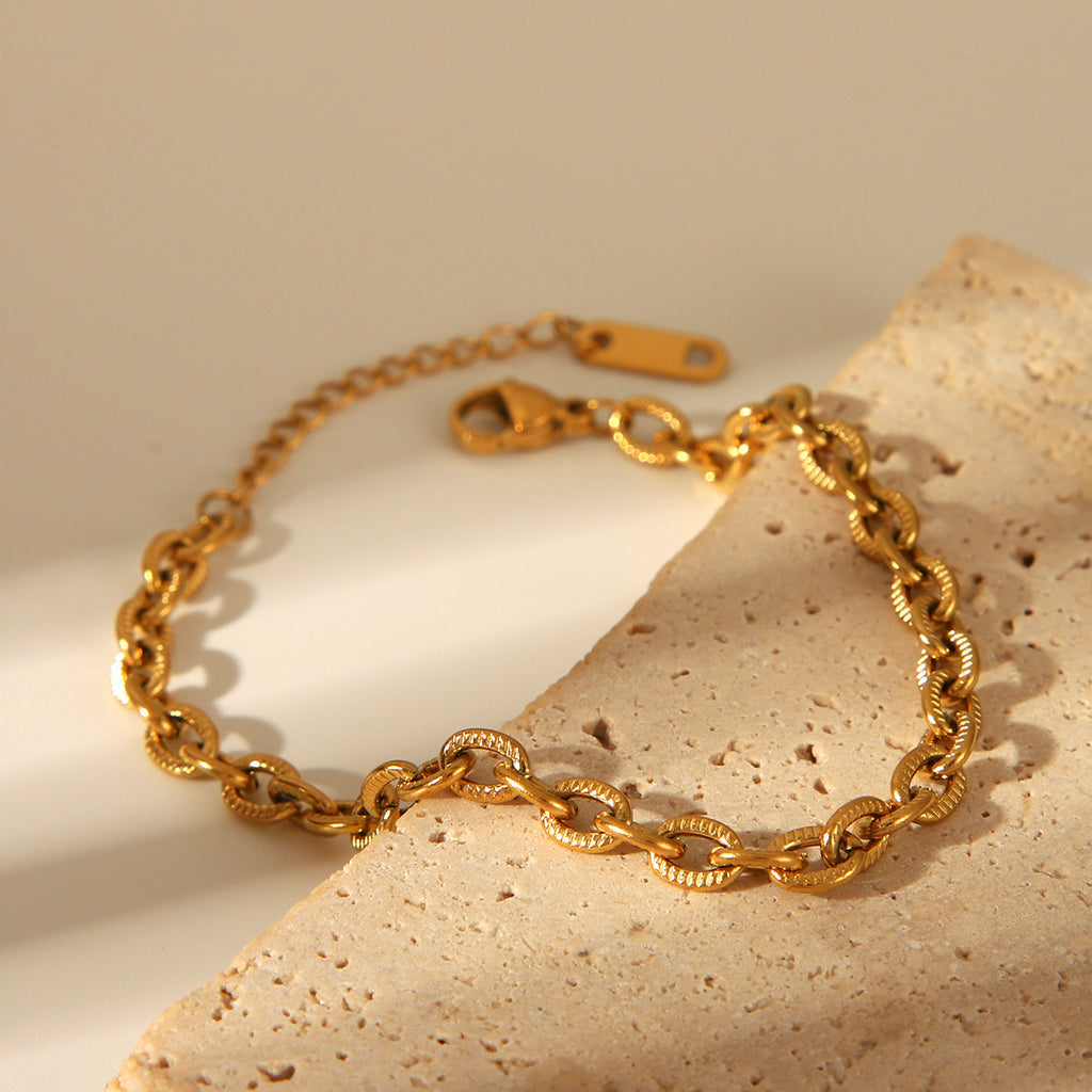 Gold Plated textured O-chain bracelet