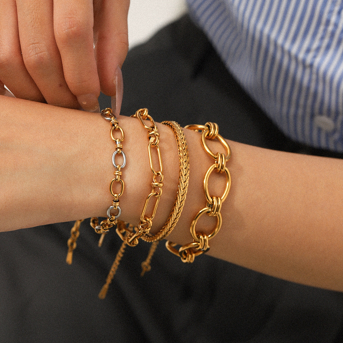 Minimalist Oval Link Bracelet